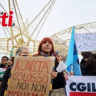 La protesta ieri al Magico Paese di Natale (Merphefoto)
