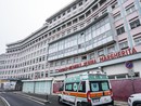 Bambina di otto anni precipita sulle rampe di un garage: è in gravi condizioni