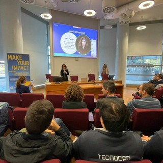 Navetta autonoma, digital twin e logistica urbana: il futuro del trasporto è a Torino