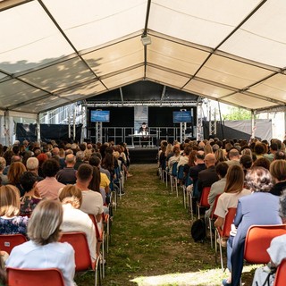 La grande invasione, oltre 150 incontri a Ivrea, Aosta e Chieri: tra gli ospiti Roberto Saviano, Concita De Gregorio, Jake La Furia