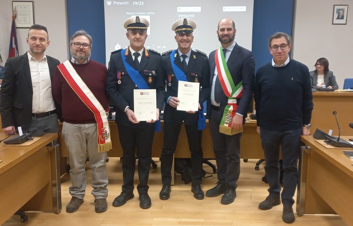 Collegno premia il comandante della Polizia locale Galletta e il commissario Sandri