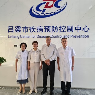 L'assessore icardi in visita in Cina all'ospedale di lvliang