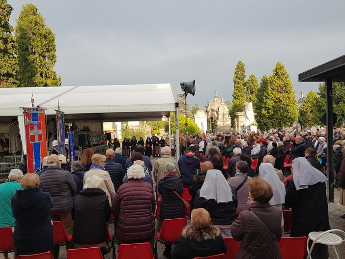 Un'immagine della messa del 2 novembre al Monumentale Un'immagine della messa del 2 novembre al Monumentale