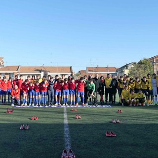 Violenza di genere, a Collegno per la prima volta in Italia una mostra di Amnesty su un campo da calcio