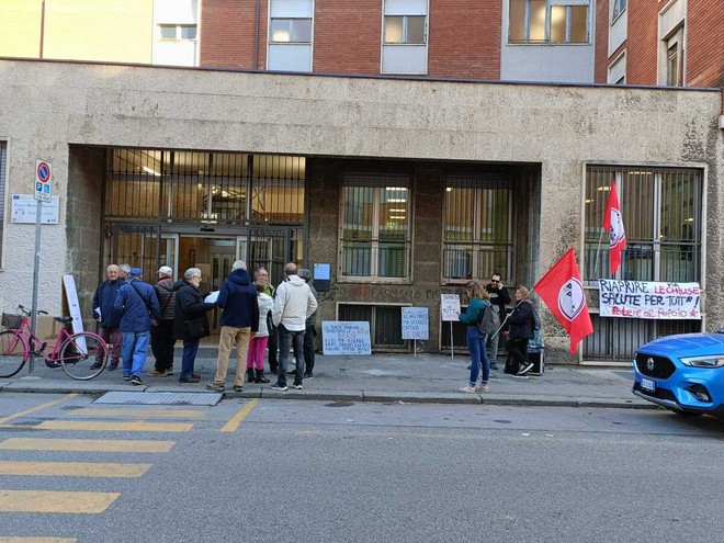 Potere al Popolo dice no alla chiusura del poliambulatorio di via Le Chiuse Potere al Popolo dice no alla chiusura del poliambulatorio di via Le Chiuse