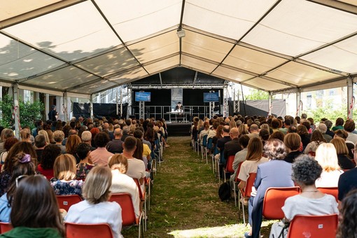La grande invasione, oltre 150 incontri a Ivrea, Aosta e Chieri: tra gli ospiti Roberto Saviano, Concita De Gregorio, Jake La Furia