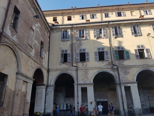 Torino, alla Cavallerizza occupata apre una &quot;Camera del lavoro precario&quot;