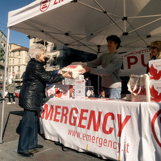 Colomba della Pace: continua la campagna di Emergency nelle piazze italiane