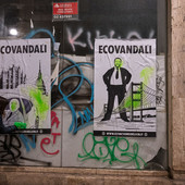 I poster provocatori di Extinction Rebellion invadono il centro di Torino I poster provocatori di Extinction Rebellion invadono il centro di Torino