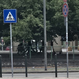 Spaccio a Lingotto, l'esasperazione dei residenti: "L'illegalità e il degrado sotto gli occhi di tutti"