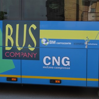 Bus Company converte due autobus a metano