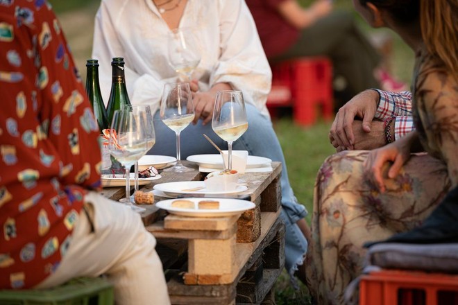 Il 3 luglio un aperitivo tra i filari dei Produttori in Clavesana per festeggiare l’estate insieme, prenotazioni aperte