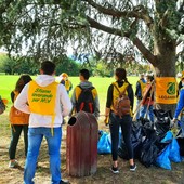 A Pinerolo si puliscono le zone attorno a Villa Prever con il circolo Legambiente A Pinerolo si puliscono le zone attorno a Villa Prever con il circolo Legambiente