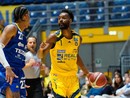 Esordio amaro per la nuova Reale Mutua Basket Torino, KO contro Verona