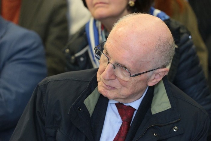 Addio al campione olimpico Livio Berruti: vinse l’oro nelle Olimpiadi del 1960 Addio al campione olimpico Livio Berruti: vinse l’oro nelle Olimpiadi del 1960