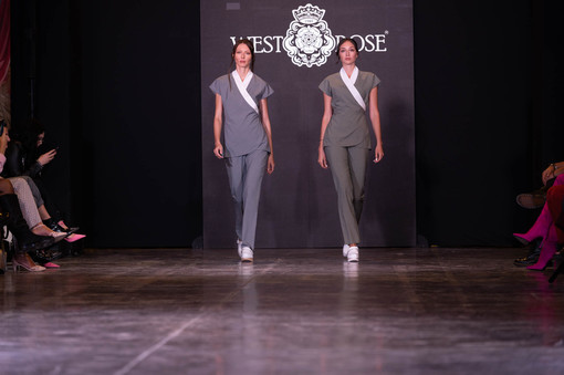 Milano Fashion Week, gli abiti da lavoro sfilano in passerella grazie a due imprenditrici di Orbassano
