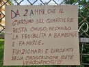 Protesta delle famiglie davanti ai giardini chiusi: “Vergognoso lasciarli così da due anni” Protesta delle famiglie davanti ai giardini chiusi: “Vergognoso lasciarli così da due anni”