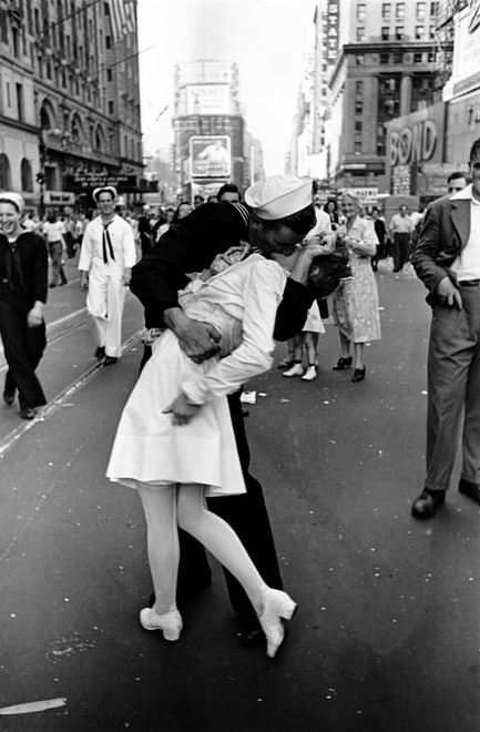 [Photo credits: Alfred Eisenstaedt - VJ Day, Times Square, NY, August 14, 1945]