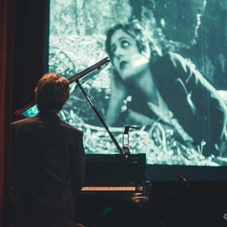 Concerti in Santa Pelagia: musica e cinema muto si incontrano nel concerto di Ludovico Bellucci