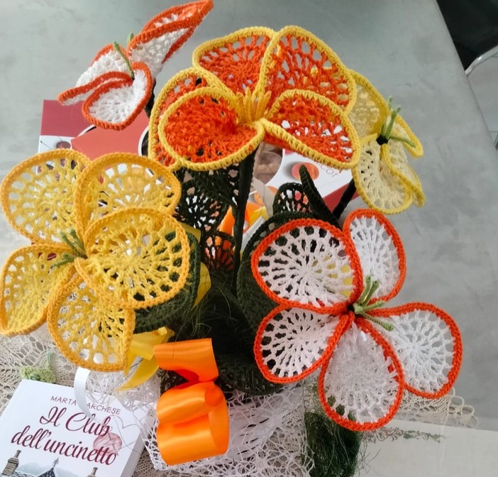 Il ‘Filo amico’ si estende e continuare a insegnare l’arte dell’uncinetto a Vigone