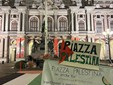 Gli attivisti presenti in piazza Carlo Alberto