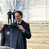 Mirafiori, inizia l’era 500 ibrida. Elkann: “Noi pronti all’elettrico, il mercato no. Torino resta centrale” [FOTO]