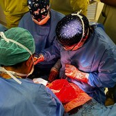 Chirurgia, da Moncalieri la svolta contro le infezioni: al via la sperimentazione sulle suture Chirurgia, da Moncalieri la svolta contro le infezioni: al via la sperimentazione sulle suture
