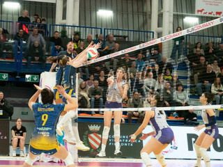 Bukilić contro il muro di D'Odorico e Dodson (foto di Christian Bosio) Bukilić contro il muro di D'Odorico e Dodson (foto di Christian Bosio)