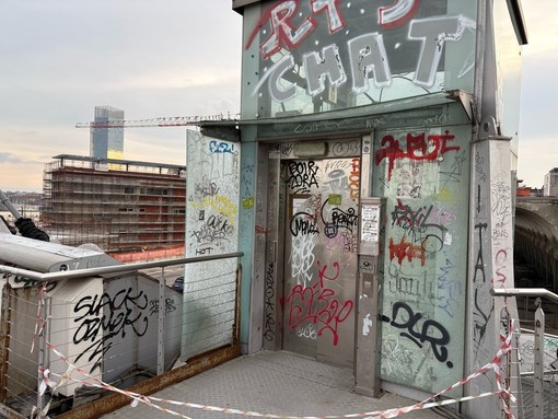 Attivata la nuova illuminazione lungo la passerella pedonale che porta al Lingotto