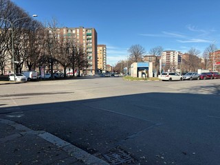 L'incrocio tra via Nallino e via Frattini nel mirino dei residenti L'incrocio tra via Nallino e via Frattini nel mirino dei residenti