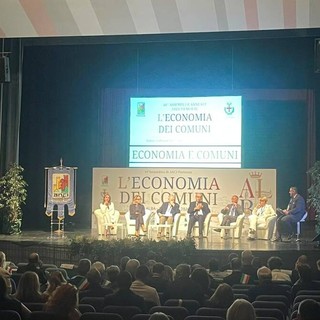 Semplificazione e sviluppo, la ricetta della Regione per i Comuni: "Meno burocrazia per attrarre investimenti"