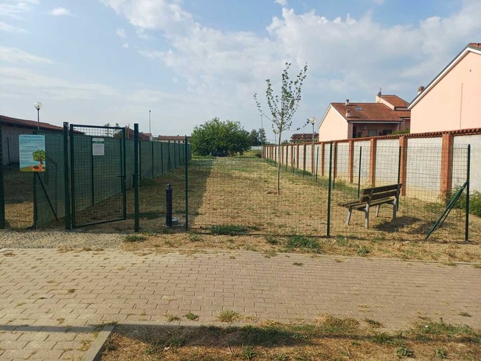 La nuova area cani a Santena La nuova area cani a Santena