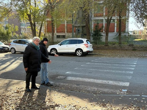 L'incrocio tra via Nallino e via Frattini nel mirino dei residenti L'incrocio tra via Nallino e via Frattini nel mirino dei residenti