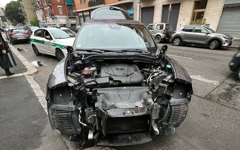 L'auto cannibalizzata