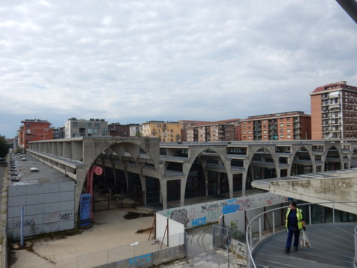 Rinascono le arcate dell’ex Moi abbandonate: nuovi impianti elettrici ed addio alla barriere architettoniche Rinascono le arcate dell’ex Moi abbandonate: nuovi impianti elettrici ed addio alla barriere architettoniche