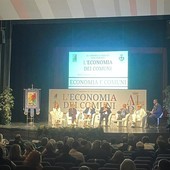 Semplificazione e sviluppo, la ricetta della Regione per i Comuni: "Meno burocrazia per attrarre investimenti" Semplificazione e sviluppo, la ricetta della Regione per i Comuni: "Meno burocrazia per attrarre investimenti"
