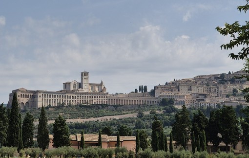 Una vista di Assisi, terra del francescanesimo Una vista di Assisi, terra del francescanesimo