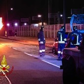 L'intervento dei pompieri in strada Settimo