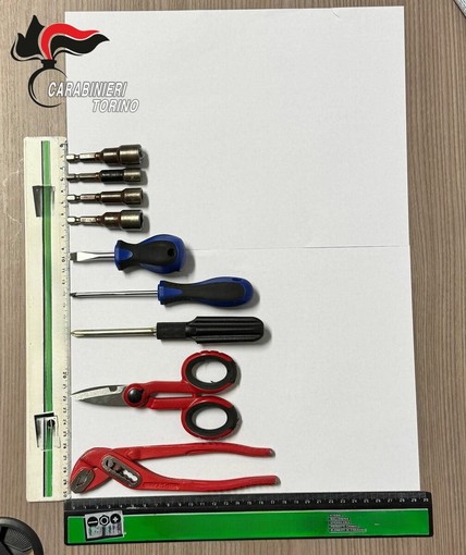 Dal furgone delle consegne agli arresti domiciliari: la "parabola" del fattorino-ladro Dal furgone delle consegne agli arresti domiciliari: la "parabola" del fattorino-ladro