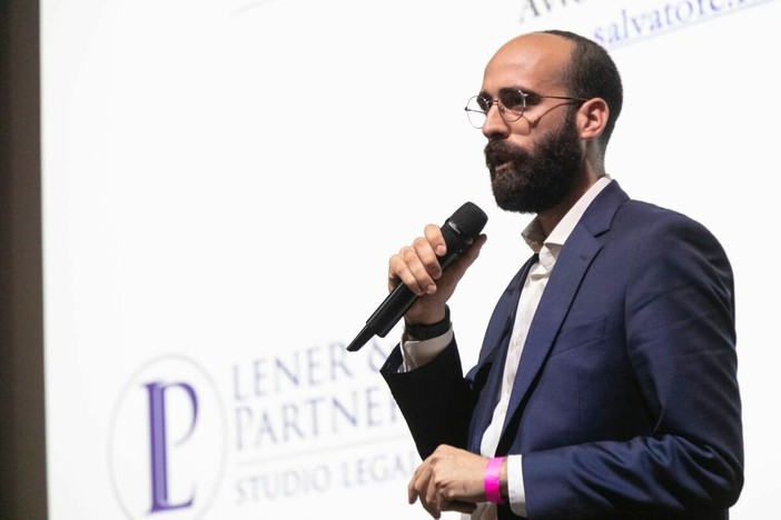 Memecoin, Consob e nuove regole, cosa insegna il caso Corona secondo l’avvocato Salvatore Luciano Furnari Memecoin, Consob e nuove regole, cosa insegna il caso Corona secondo l’avvocato Salvatore Luciano Furnari