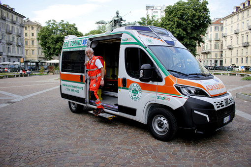 Croce verde, entra in servizio l'ambulanza numero 300