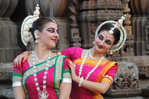 Alla scuola L’Araba Fenice una serata tra religioni del mondo e danza Odissi Alla scuola L’Araba Fenice una serata tra religioni del mondo e danza Odissi