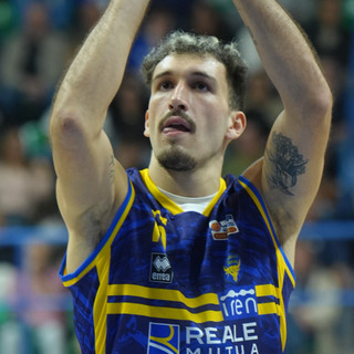 Reale Mutua Basket Torino, si separano le strade con Del Chiaro: risolto il contratto Reale Mutua Basket Torino, si separano le strade con Del Chiaro: risolto il contratto