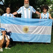 Tifo argentino sotto la Mole Tifo argentino sotto la Mole