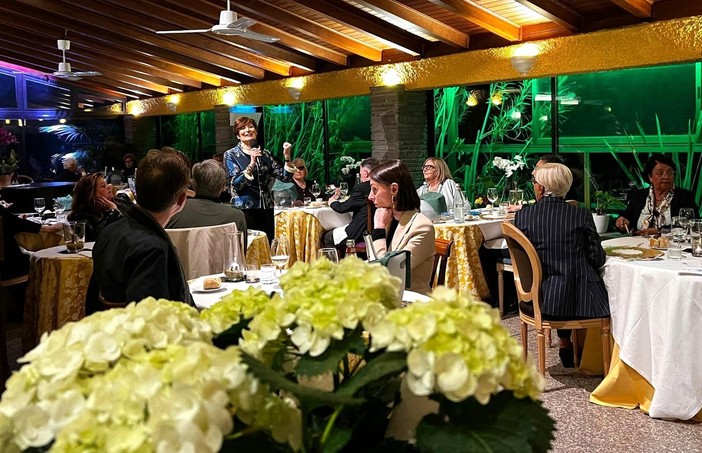 Grande successo per la serata &quot;A Tavola con i Fiori&quot; al Ristorante La Cloche