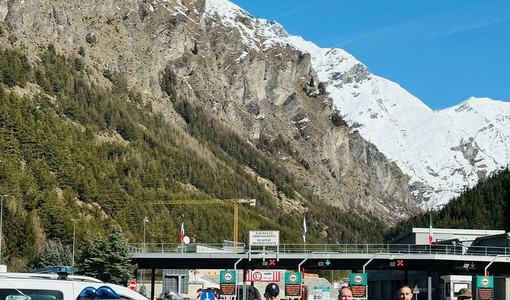 Controlli della Polizia al traforo del Frejus