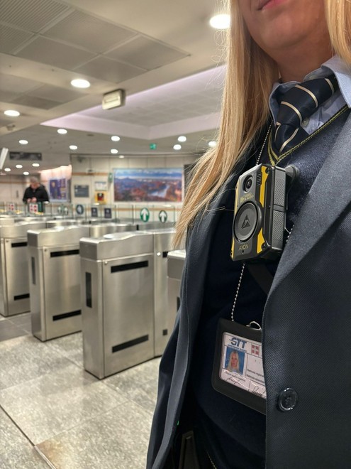 Minacciati con una pistola (finta), arrivano le body per i controllori bus