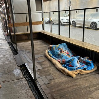 Il dehors occupato in via Gioberti