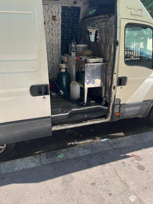 Dopo il sequestro del furgone, i cittadini si sfogano: “Le nostre segnalazioni arrivate in ritardo”