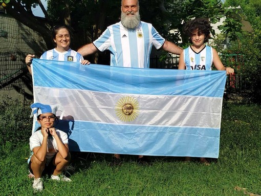 Tifo argentino sotto la Mole Tifo argentino sotto la Mole